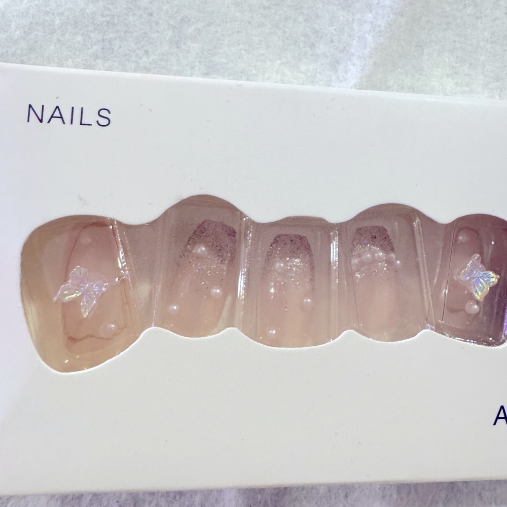 Press on butterfly nail